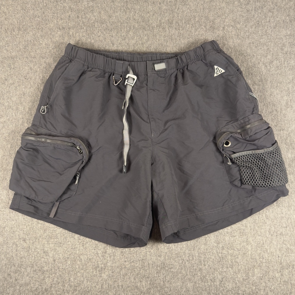 Nike ACG Snowgrass Shorts Mens 2XL Gray 8 Inch Inseam Hiking Quick Dry Cargo